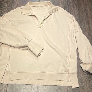 Women's sweatshirt 1/4 snap closure